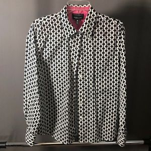 Black and white graphic print button down top